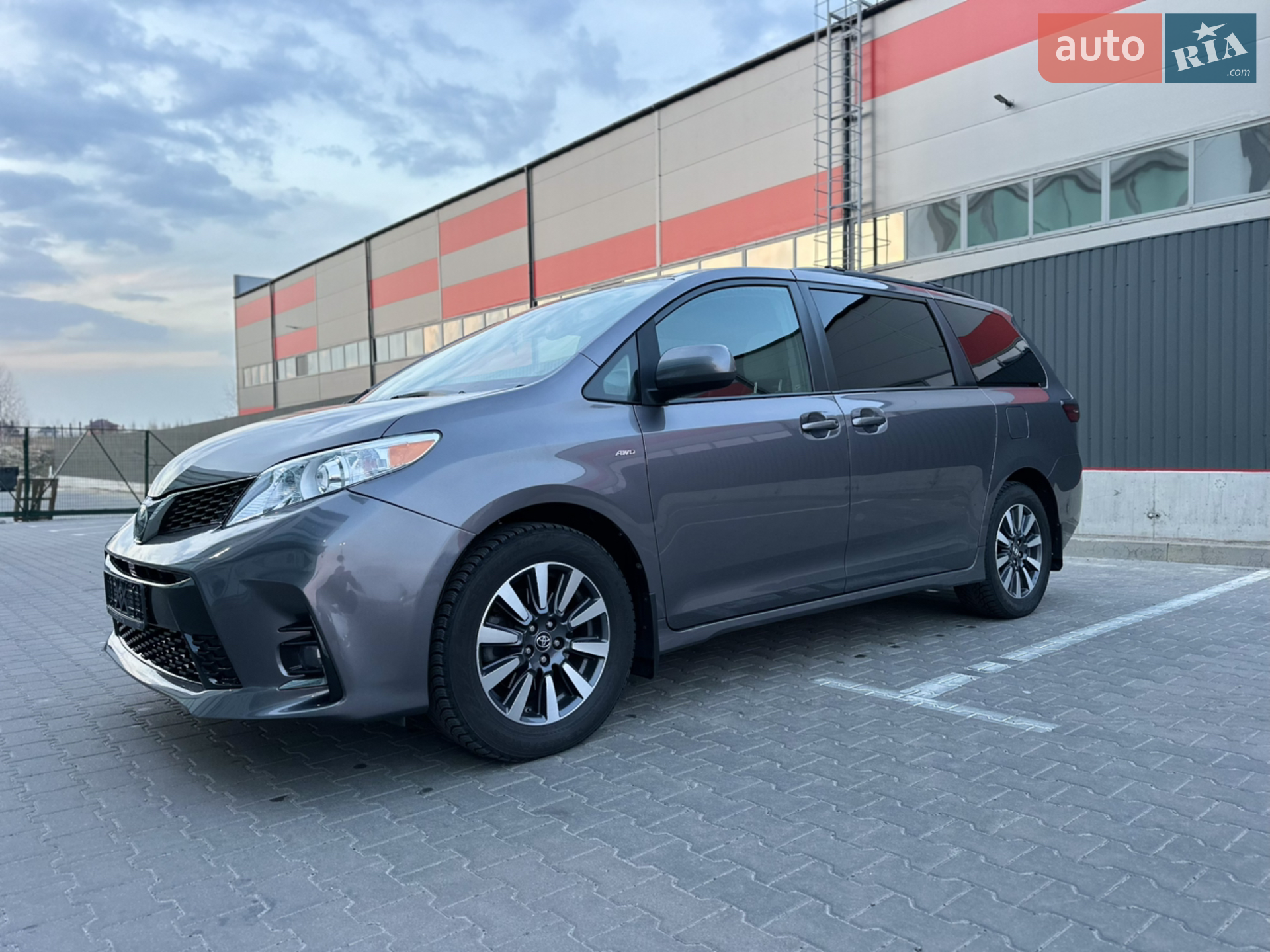2019 Toyota Sienna - мініатюра 11