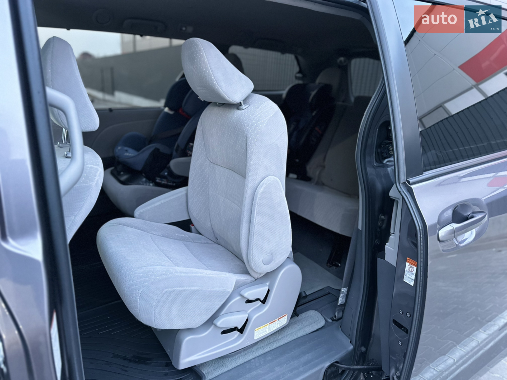 2019 Toyota Sienna - мініатюра 18