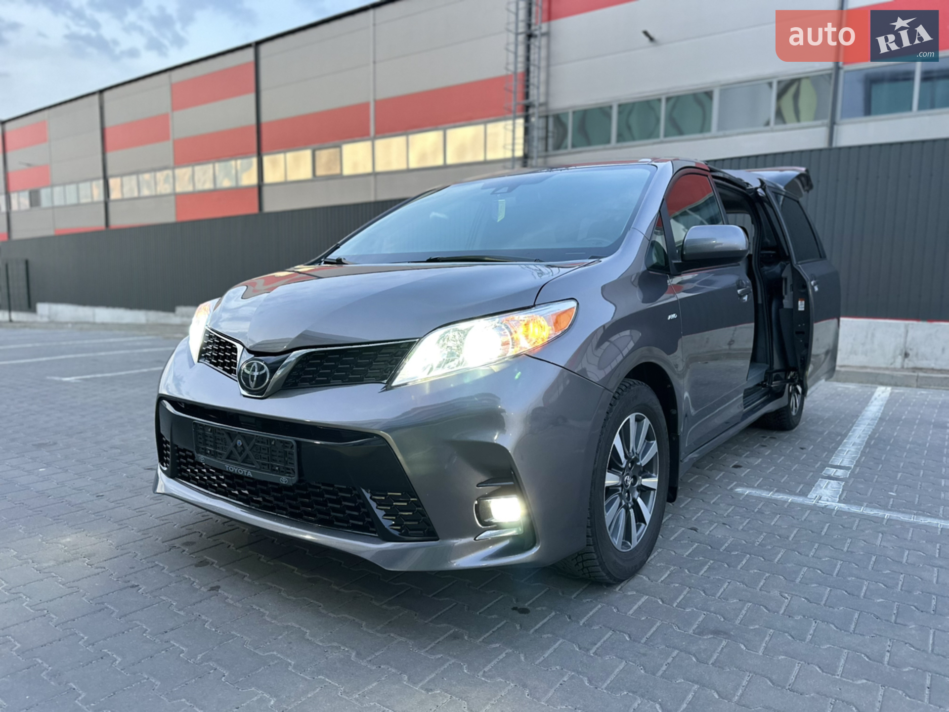 2019 Toyota Sienna - мініатюра 27