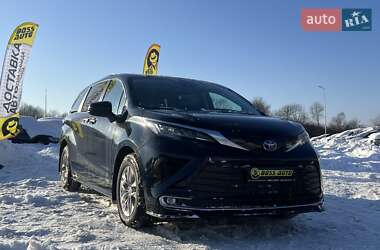 Мінівен Toyota Sienna 2022 в Львові