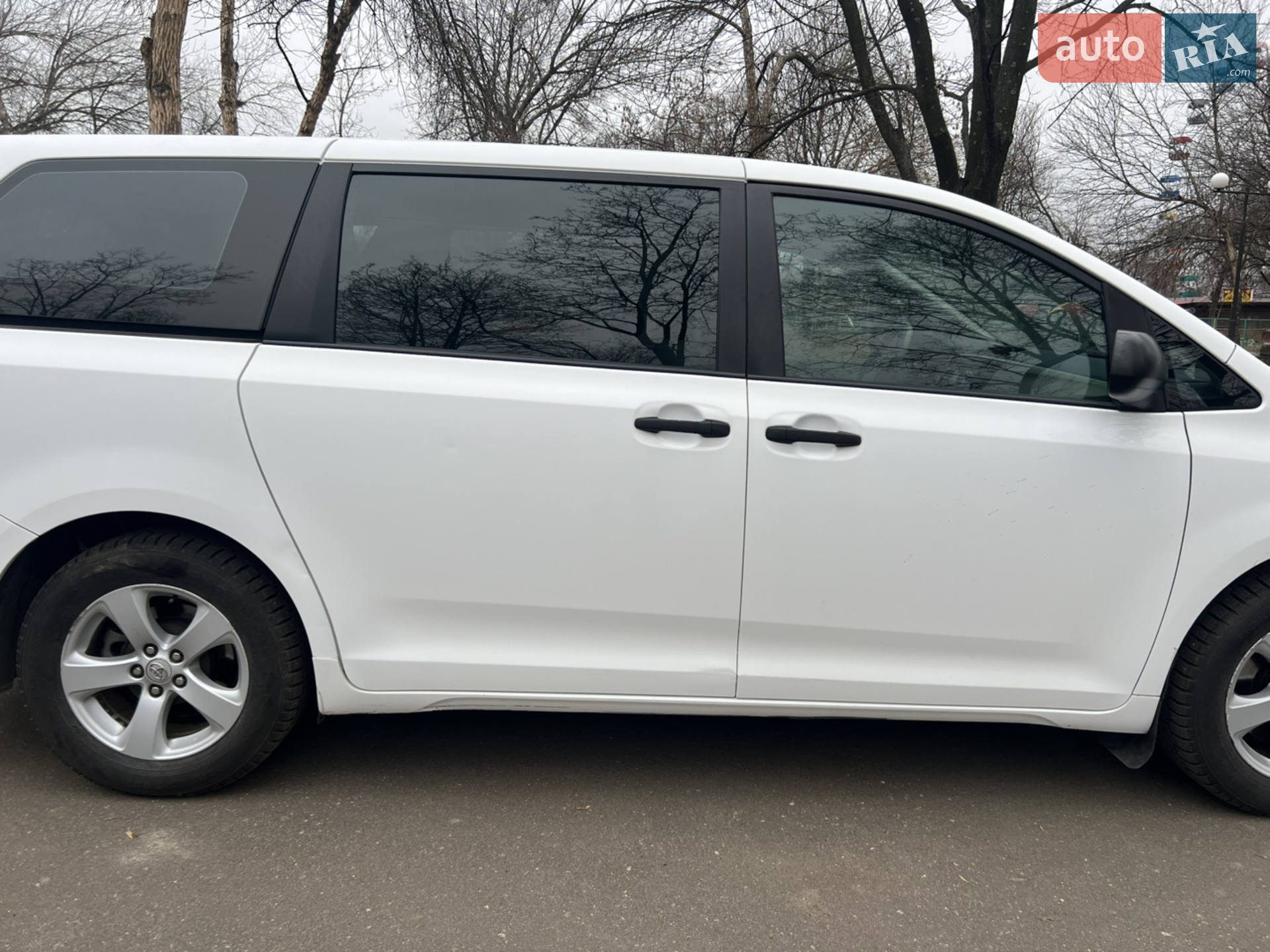 2011 Toyota Sienna - мініатюра 4
