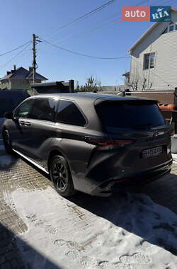 Мінівен Toyota Sienna 2021 в Одесі