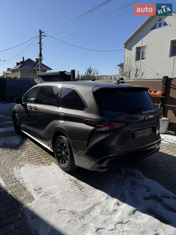 Toyota Sienna 2021