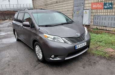 Мінівен Toyota Sienna 2014 в Києві