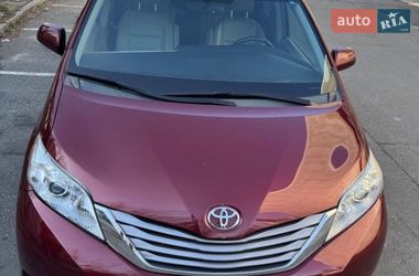 Мінівен Toyota Sienna 2014 в Києві