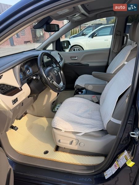 Минивэн Toyota Sienna 2018 в Хмельницком