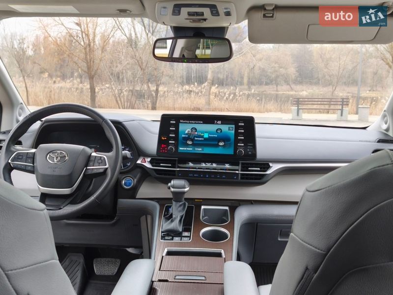 Минивэн Toyota Sienna 2023 в Белой Церкви