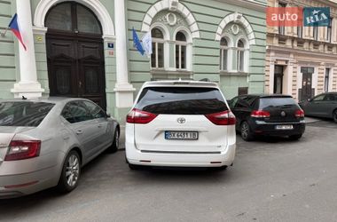 Минивэн Toyota Sienna 2019 в Хмельницком