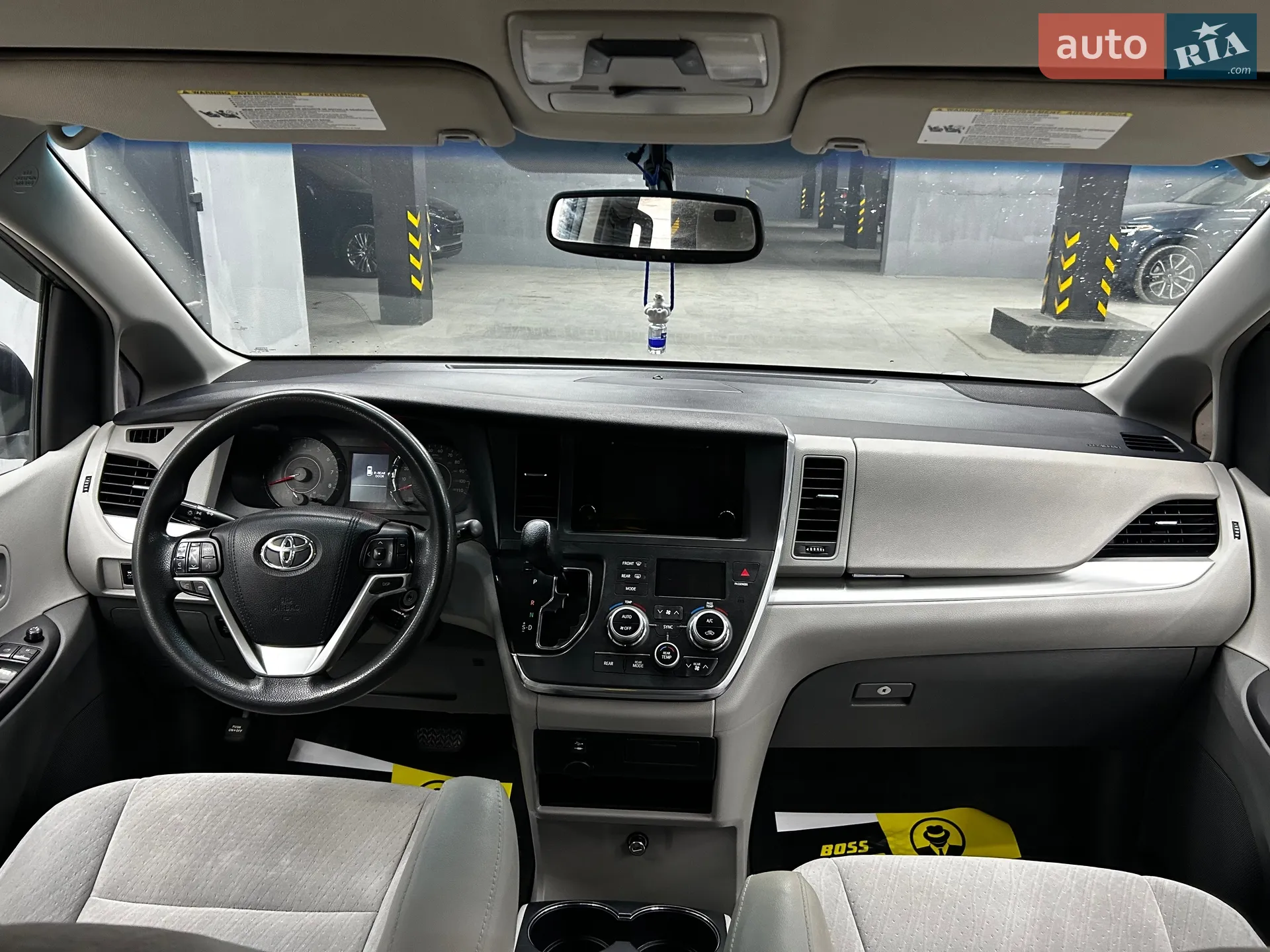 2015 Toyota Sienna - мініатюра 17