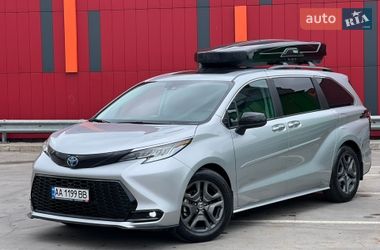 Минивэн Toyota Sienna 2024 в Киеве