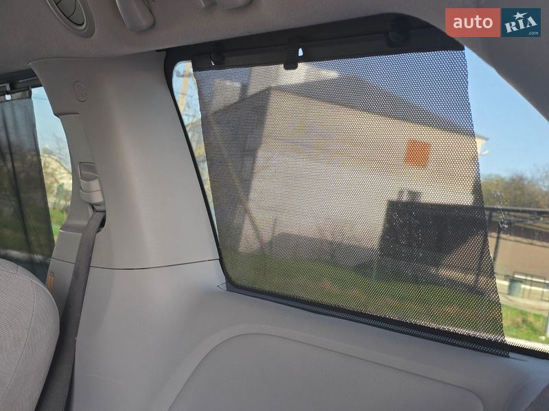 Минивэн Toyota Sienna 2013 в Гусятине