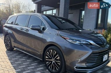 Минивэн Toyota Sienna 2021 в Кривом Роге