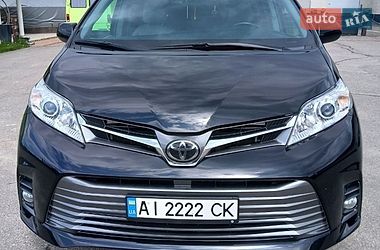 Минивэн Toyota Sienna 2018 в Белой Церкви