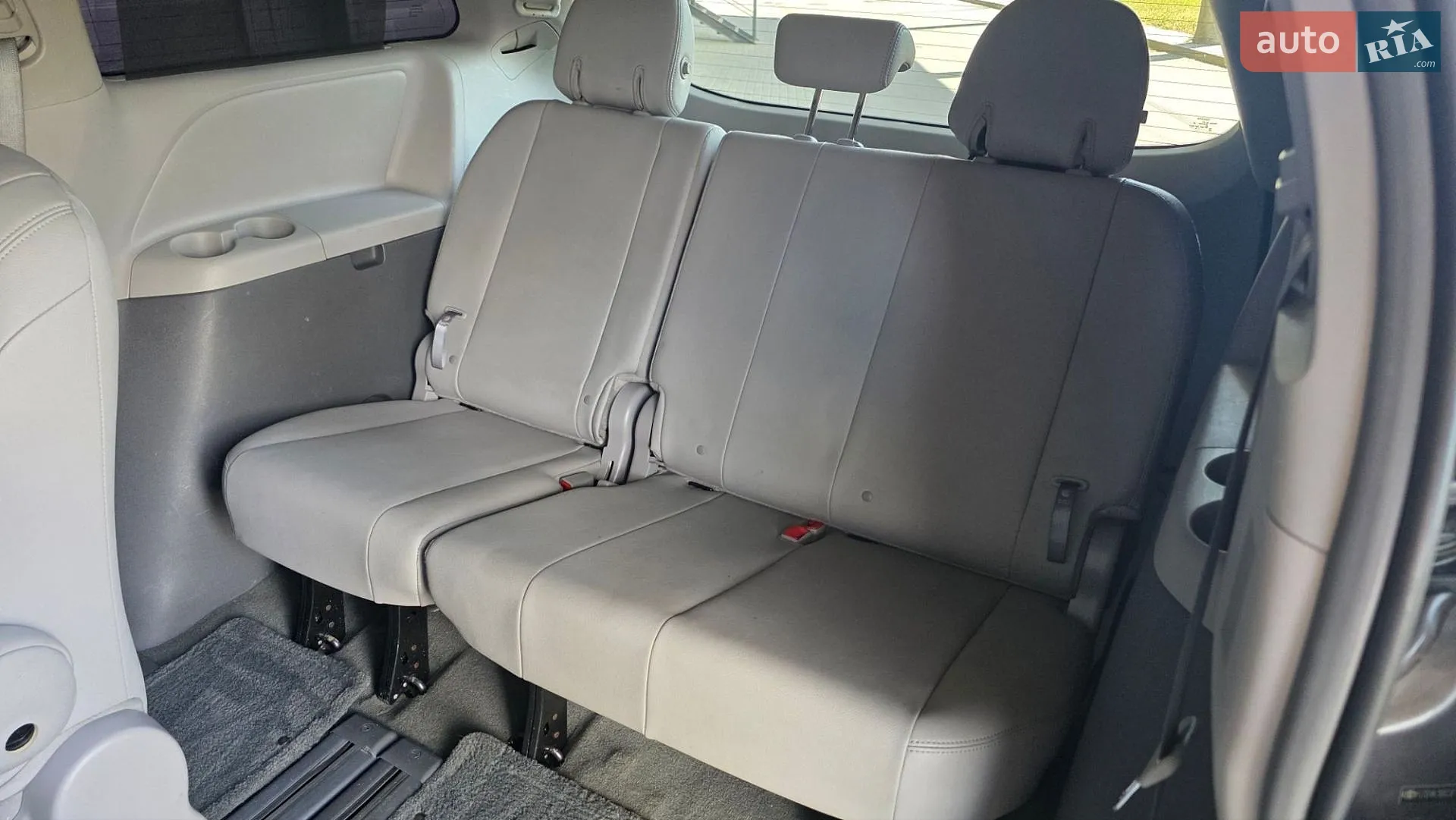 2015 Toyota Sienna - мініатюра 32