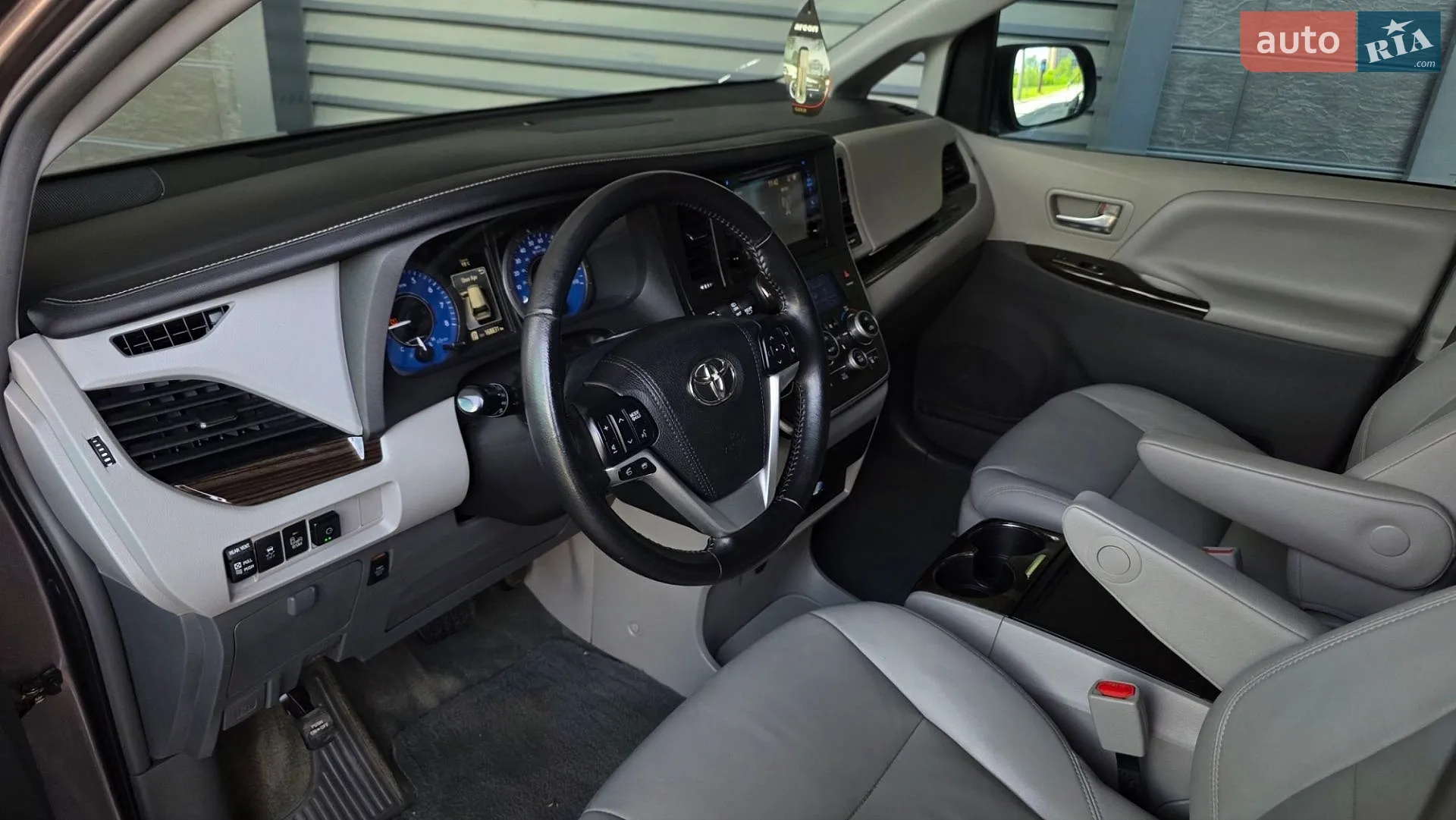 2015 Toyota Sienna - мініатюра 40