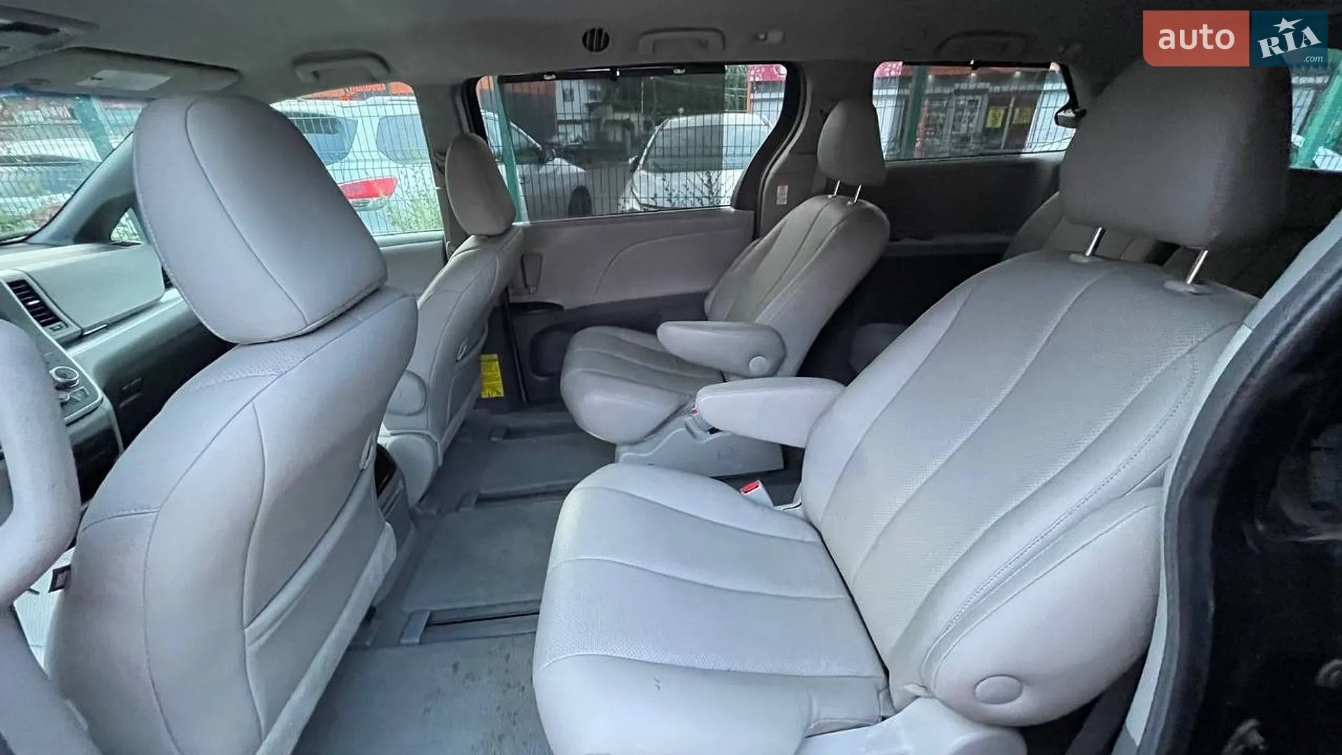 2015 Toyota Sienna - мініатюра 12