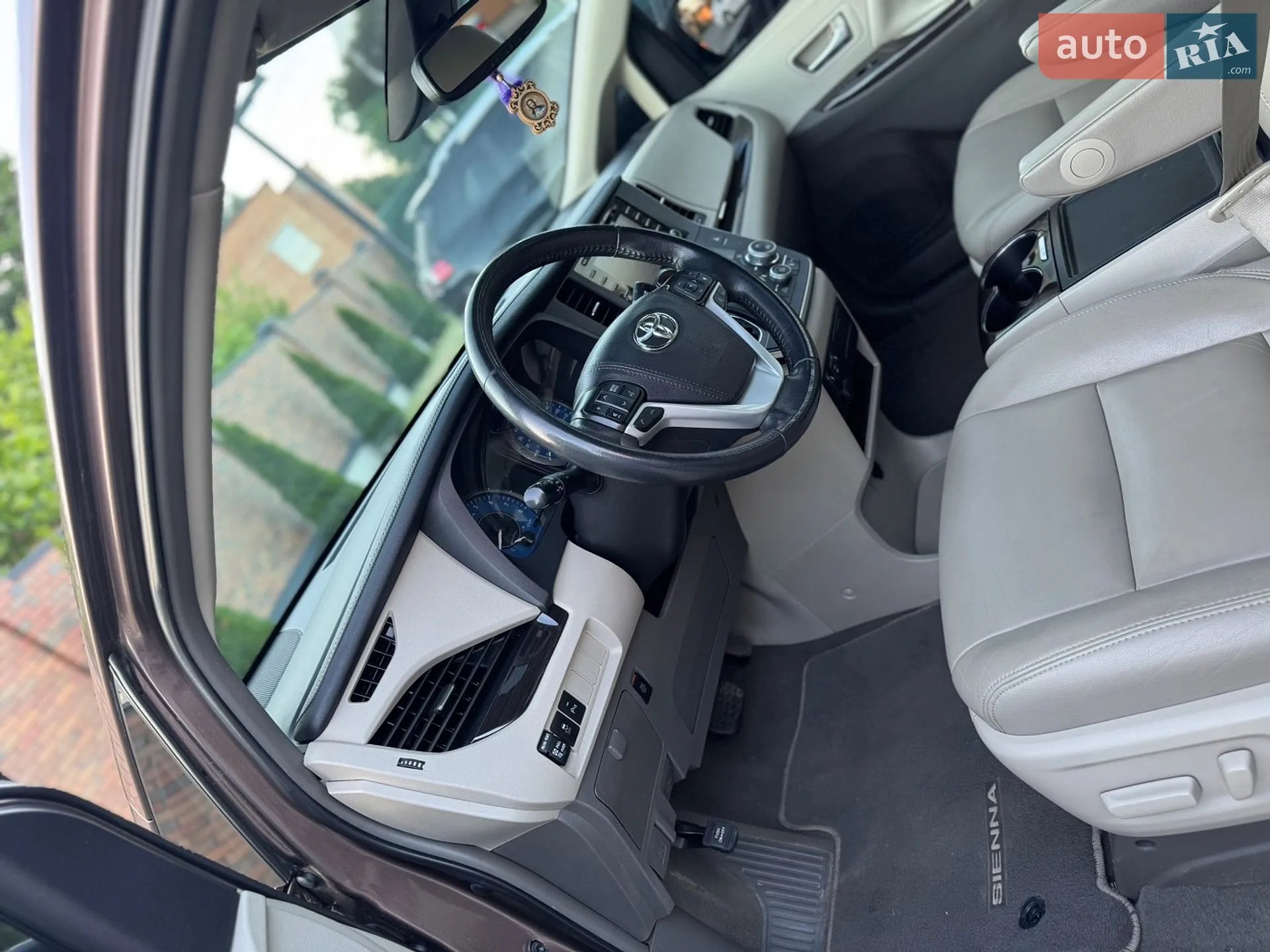 2019 Toyota Sienna - мініатюра 17