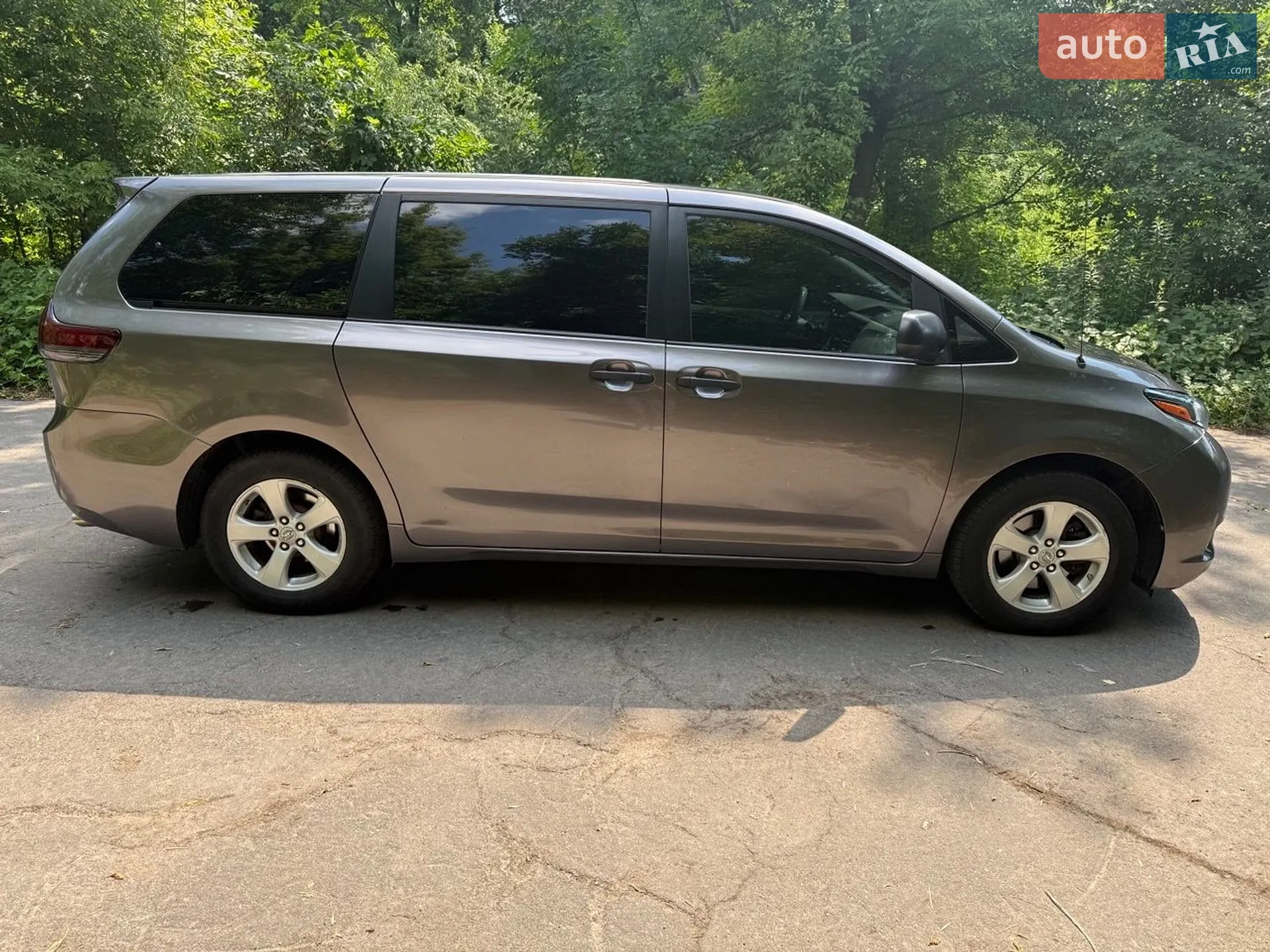 2010 Toyota Sienna - мініатюра 7