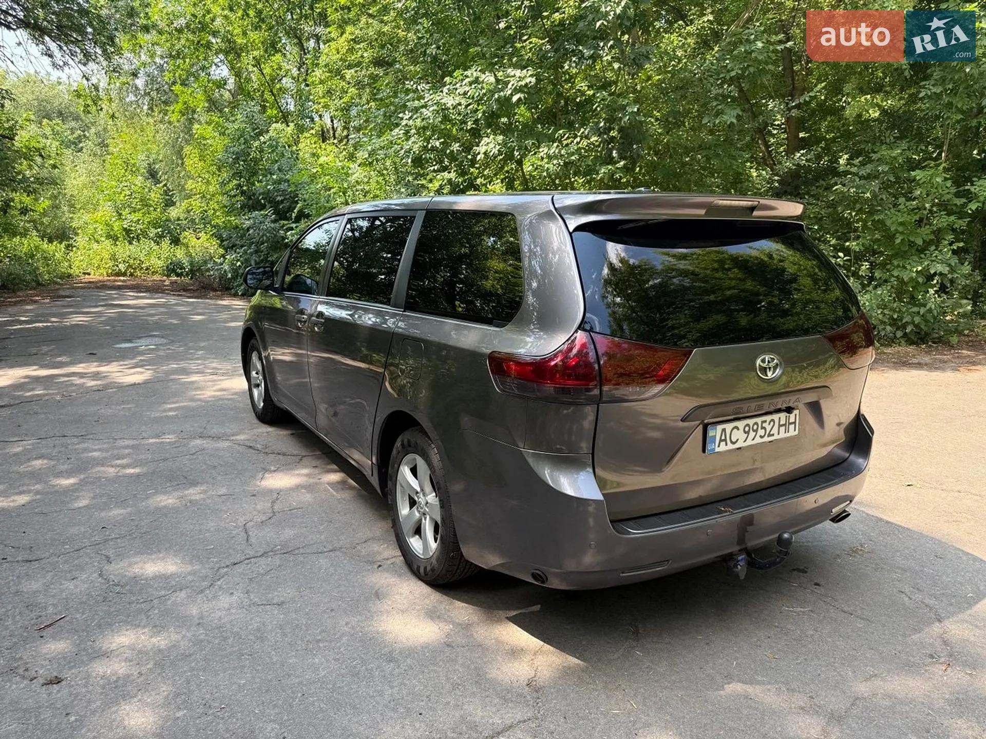 Toyota Sienna 2010 VIN 5TDKA3DC0BS003993 фото оголошення 4 з 16
