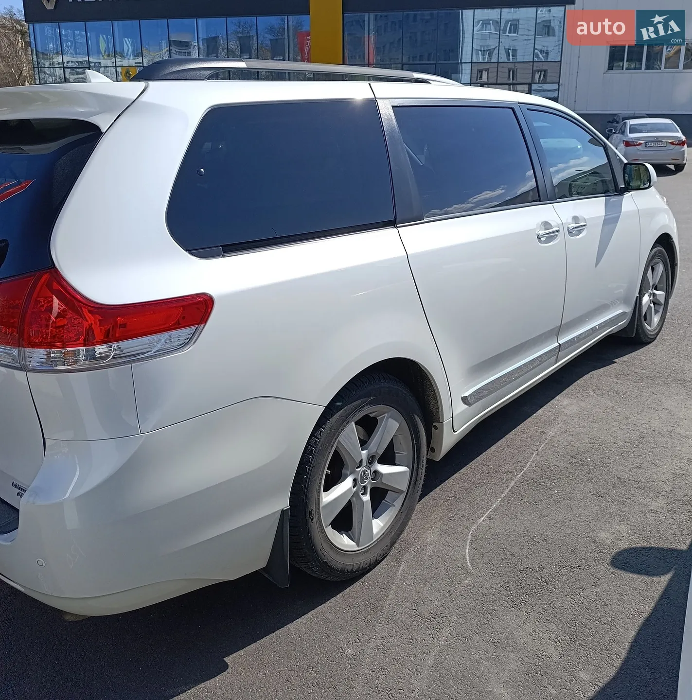 2012 Toyota Sienna - мініатюра 2