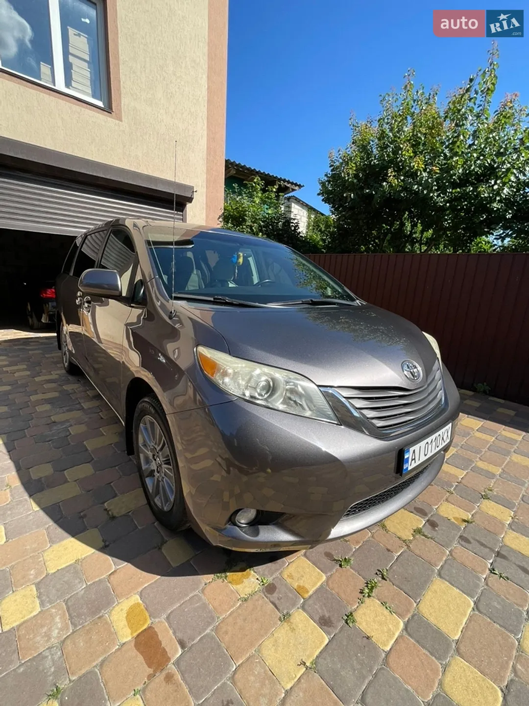 2010 Toyota Sienna - мініатюра 10