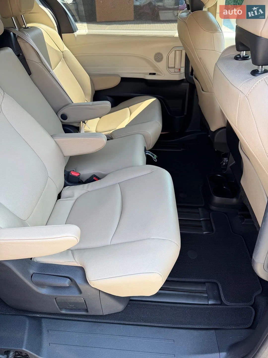 2023 Toyota Sienna - мініатюра 9