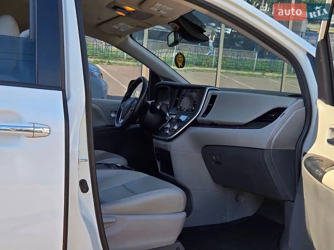 2019 Toyota Sienna - мініатюра 14