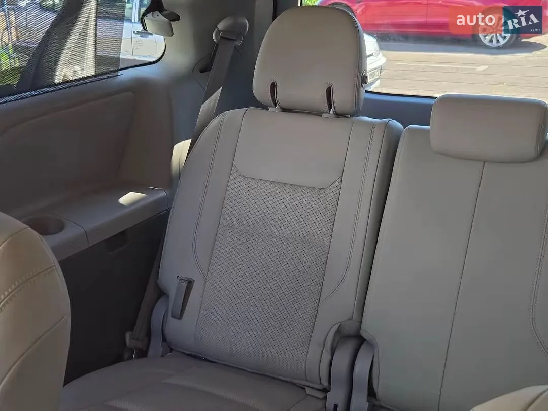 2019 Toyota Sienna - мініатюра 17