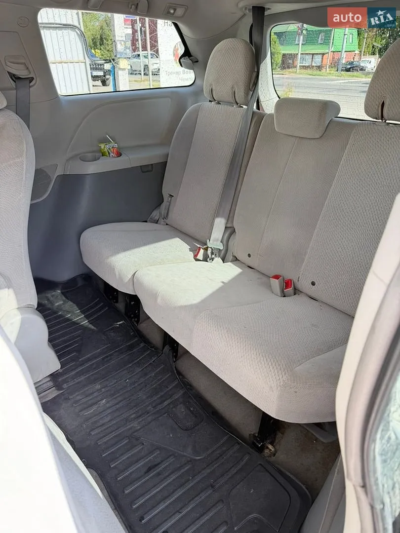 2012 Toyota Sienna - мініатюра 8