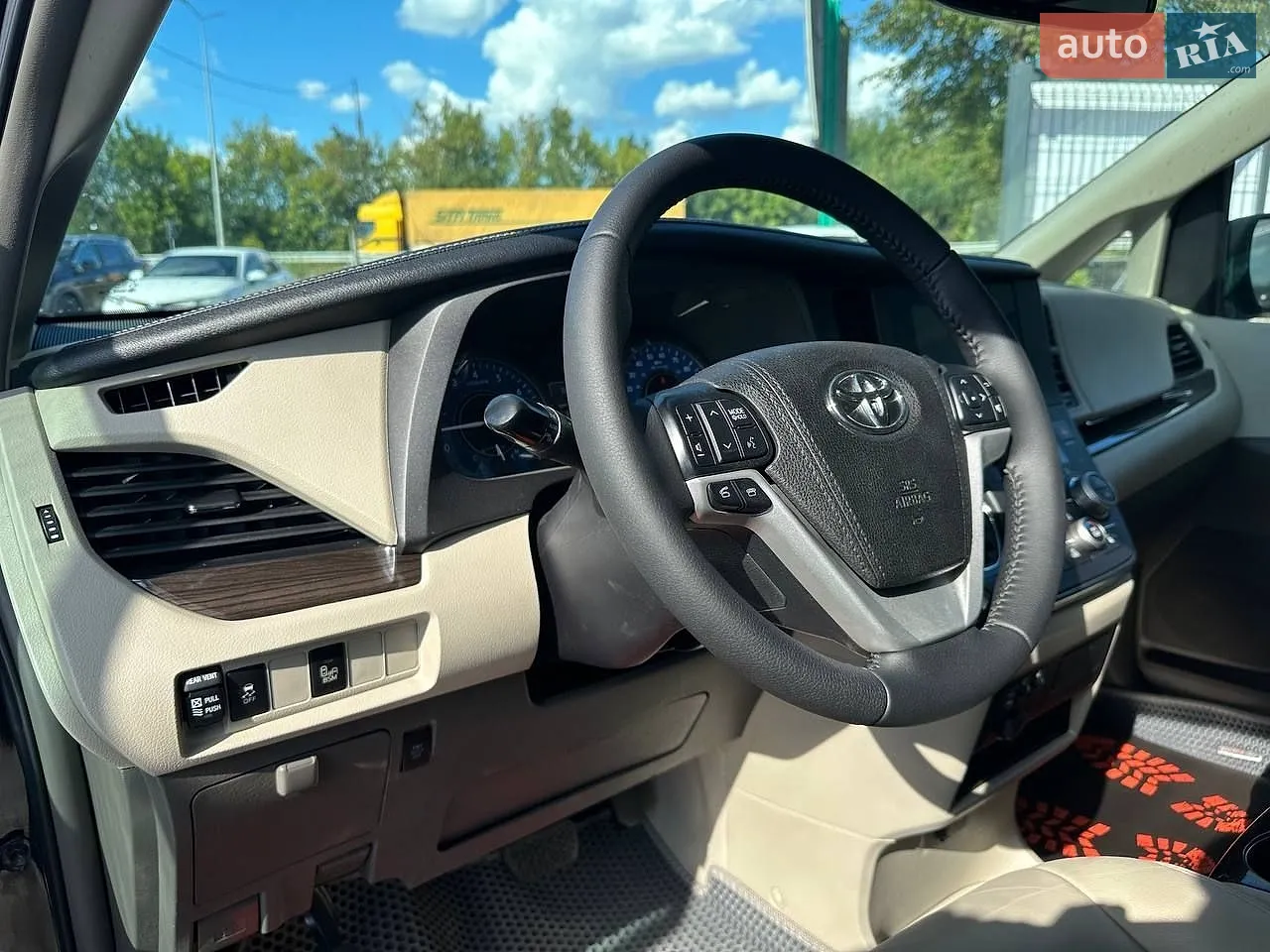 2017 Toyota Sienna - мініатюра 10