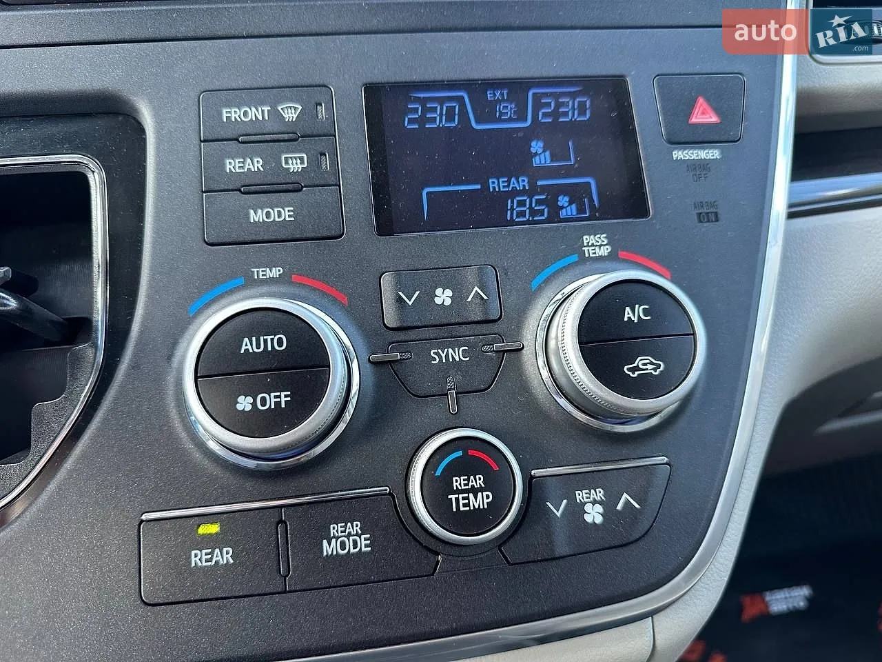 2017 Toyota Sienna - мініатюра 14