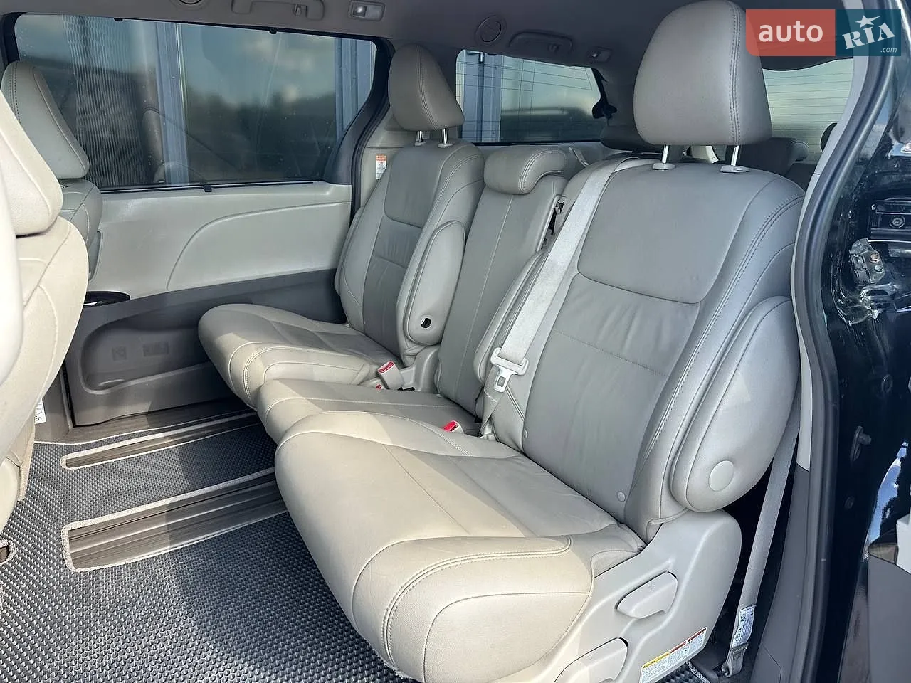 2017 Toyota Sienna - мініатюра 18