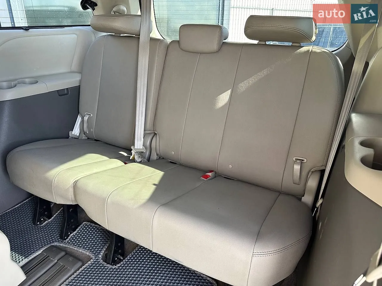 2017 Toyota Sienna - мініатюра 19