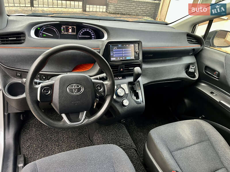 Минивэн Toyota Sienta 2018 в Белой Церкви