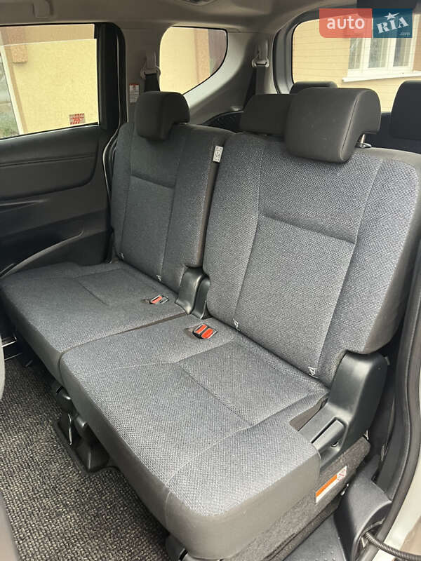 Минивэн Toyota Sienta 2018 в Белой Церкви