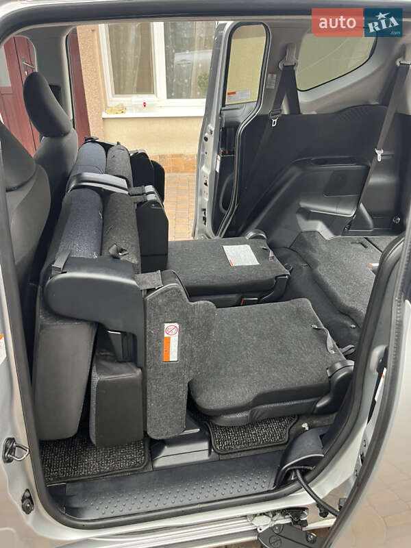 Минивэн Toyota Sienta 2018 в Белой Церкви