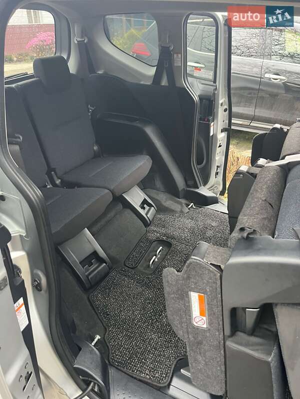 Минивэн Toyota Sienta 2018 в Белой Церкви