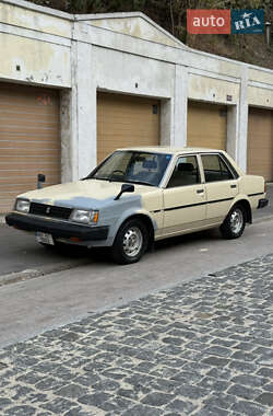 Седан Toyota Sprinter 1982 в 