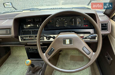 Седан Toyota Sprinter 1982 в 