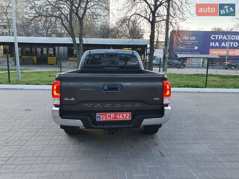Пикап Toyota Tacoma 2017 в Киеве