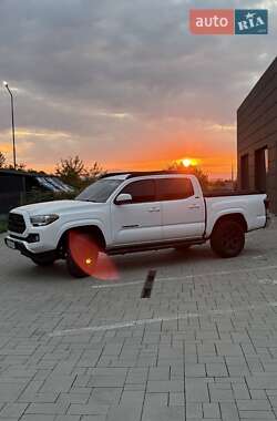 Пикап Toyota Tacoma 2017 в Тячеве