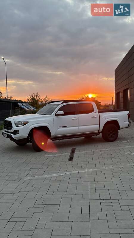 Toyota Tacoma 2017
