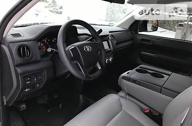 Пикап Toyota Tundra 2014 в Ровно