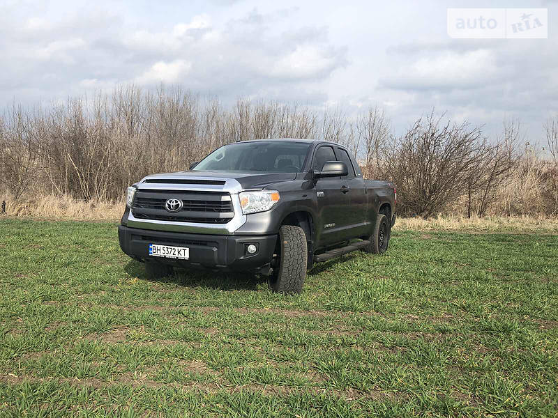 Позашляховик / Кросовер Toyota Tundra 2015 в Одесі