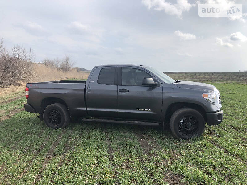 Позашляховик / Кросовер Toyota Tundra 2015 в Одесі