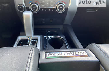 Пікап Toyota Tundra 2016 в 