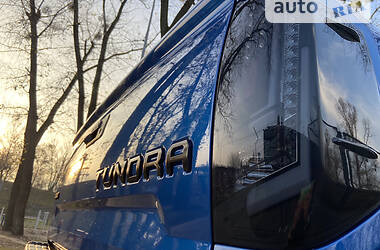Пікап Toyota Tundra 2016 в 
