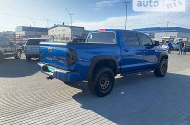Пікап Toyota Tundra 2016 в 