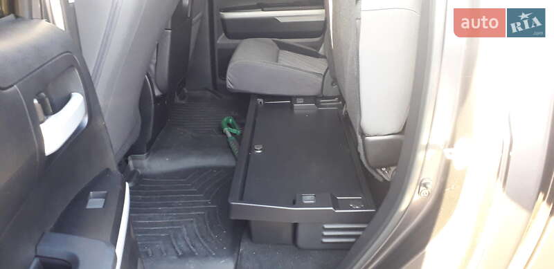 Пикап Toyota Tundra 2017 в Мостиске