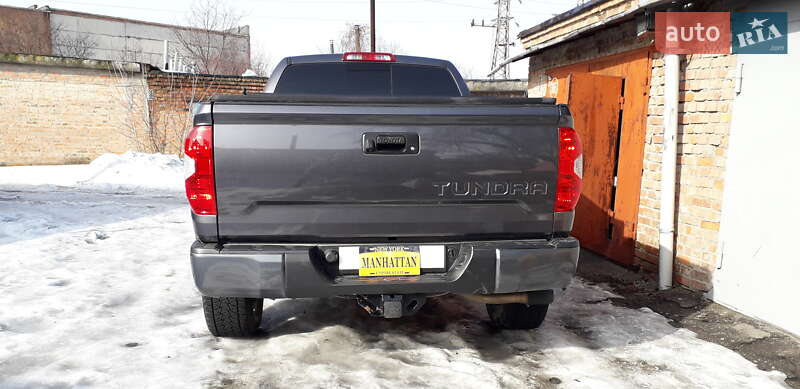 Пикап Toyota Tundra 2017 в Мостиске